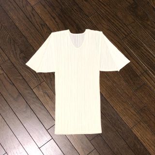 プリーツプリーズイッセイミヤケ(PLEATS PLEASE ISSEY MIYAKE)のpleats please イッセイ ミヤケ　トップス　オフホワイト(カットソー(半袖/袖なし))