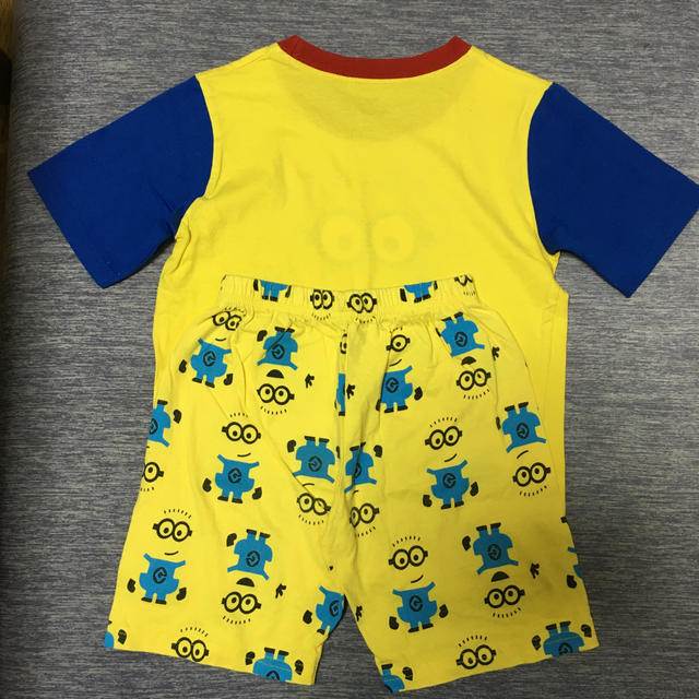 ミニオン(ミニオン)のミニオン　パジャマ　130㎝ キッズ/ベビー/マタニティのキッズ服男の子用(90cm~)(パジャマ)の商品写真