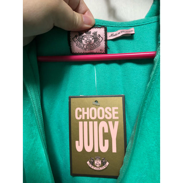 Juicy Couture(ジューシークチュール)のジューシークチュール　半袖パーカー　パイル地　XL ジャージ レディースのルームウェア/パジャマ(ルームウェア)の商品写真