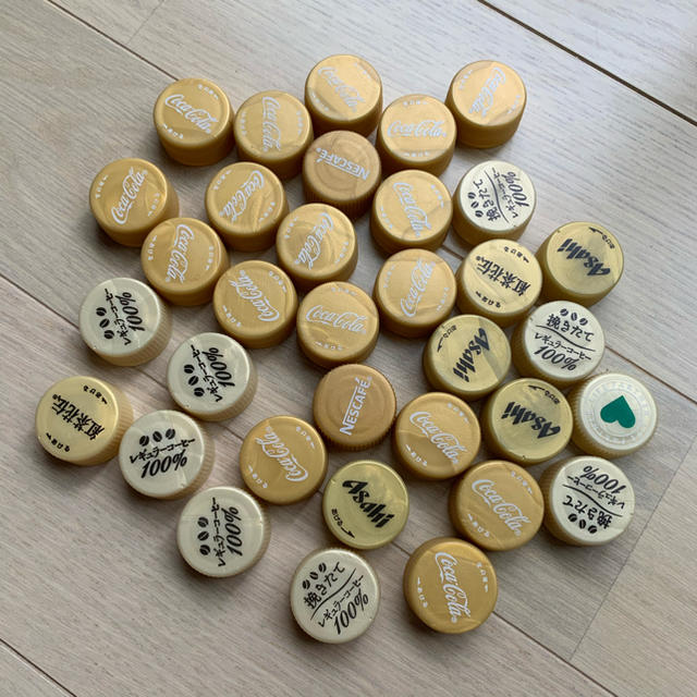 ☆ペットボトル キャップ ゴールド 真新しい 126個 蓋 ☆ペットボトル キャップ ゴールド 真新しい 126個 蓋