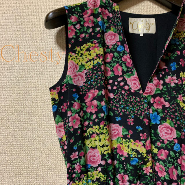 Chesty(チェスティ)の【極美品】Chesty 花柄ギャザー膝丈ノースリーブワンピース 日本製 レディースのワンピース(ひざ丈ワンピース)の商品写真