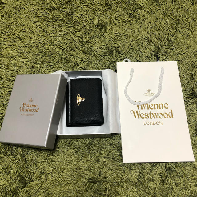 Vivienne Westwood(ヴィヴィアンウエストウッド)の最終値下げ　ヴィヴィアンウエストウッド　ブラック　折りたたみ財布 レディースのファッション小物(財布)の商品写真