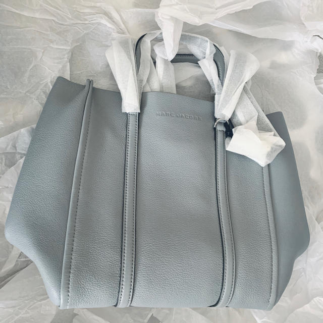 MARC JACOBS(マークジェイコブス)のMARC JACOBS THE TAG TOTE 27 トートバッグ レディースのバッグ(トートバッグ)の商品写真