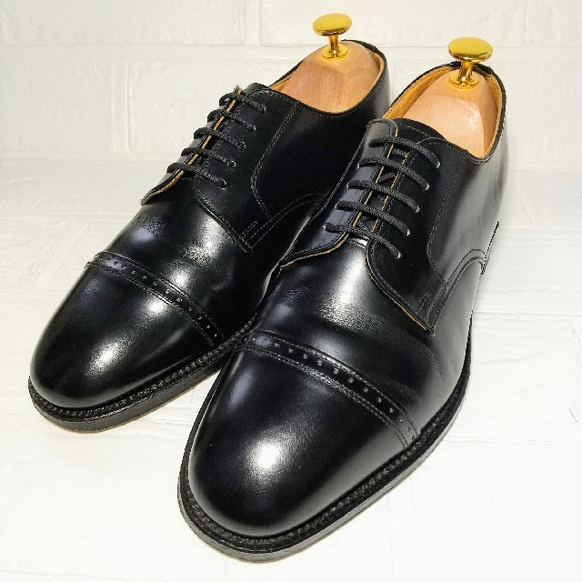 Loake(ローク)のLoake Shoemakers ローク パンチドキャップトゥ 24.5㎝ メンズの靴/シューズ(ドレス/ビジネス)の商品写真