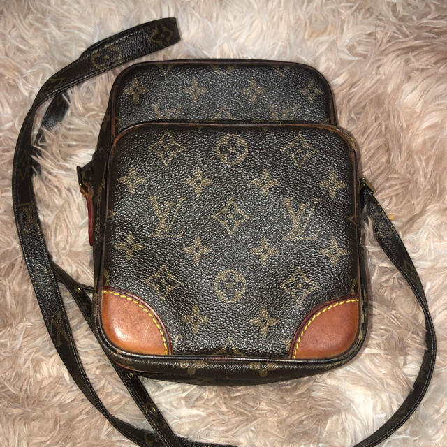 VUITTON ショルダーバッグ