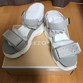 リゾイ(REZOY)のREZOY☆タグ付き新品サンダル☆Lサイズ(サンダル)