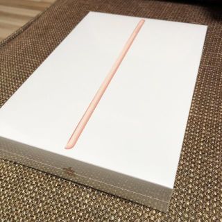 アイパッド(iPad)の【新品・送料無料】iPad 7 128GB Wi-Fi ゴールド　第7世代　本体(タブレット)