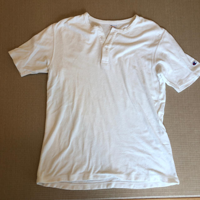 Champion(チャンピオン)のチャンピオン　ヘンリーネックTシャツ　Lサイズ メンズのトップス(Tシャツ/カットソー(半袖/袖なし))の商品写真