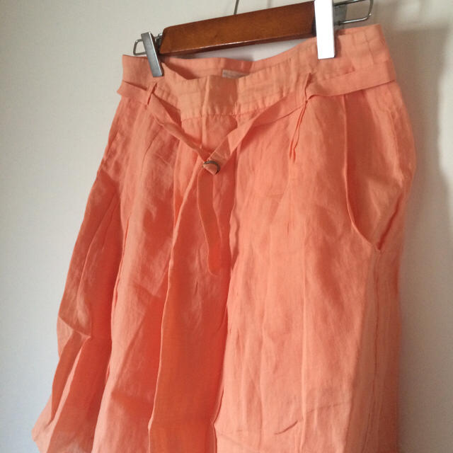 TOMORROWLAND(トゥモローランド)のリネン トゥモローランド パンツ  レディースのスカート(ひざ丈スカート)の商品写真