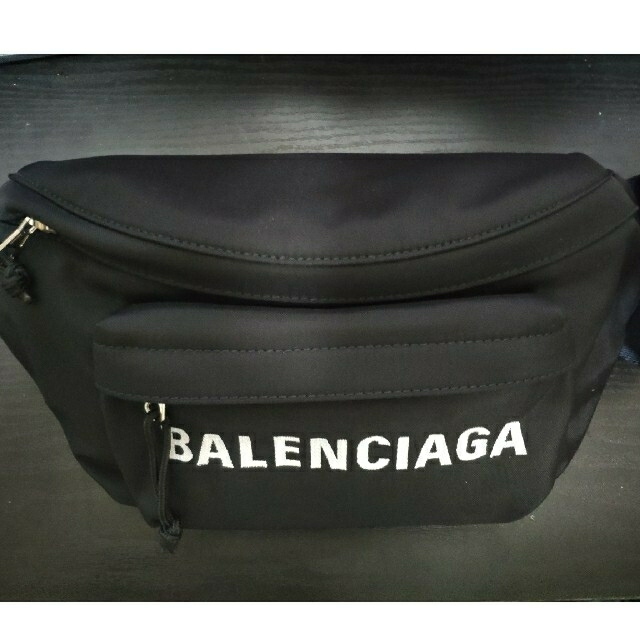 交換無料! Balenciaga - バレンシアガ ボディバッグ 533009 ボディー