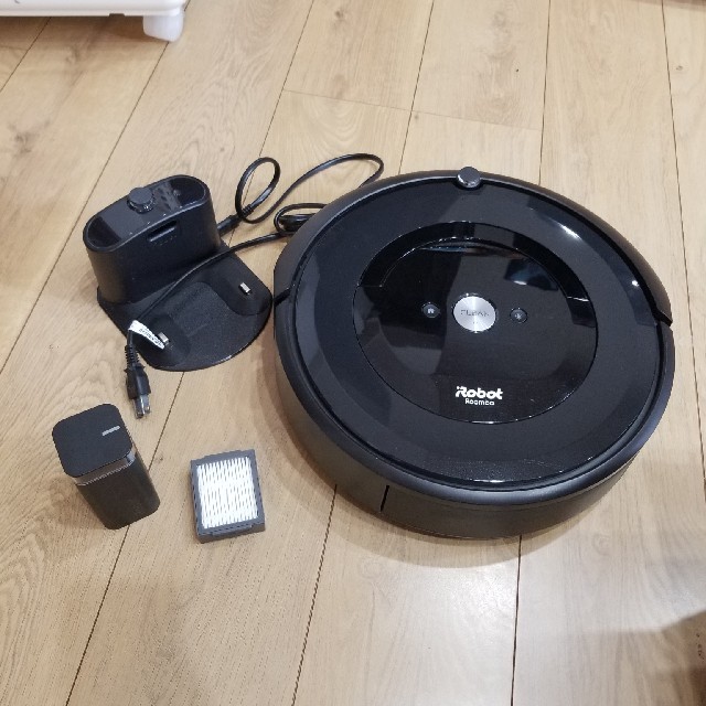 iRobot(アイロボット)のルンバe5 スマホ/家電/カメラの生活家電(掃除機)の商品写真