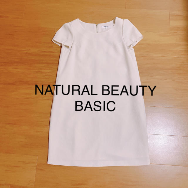 NATURAL BEAUTY BASIC(ナチュラルビューティーベーシック)のオフホワイト　ワンピース レディースのワンピース(ひざ丈ワンピース)の商品写真