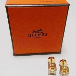 エルメス(Hermes)のHERMES カージュドアッシュHキューブ ピアス オフホワイトゴールド(ピアス)