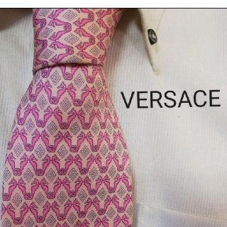 ヴェルサーチ(VERSACE)のVERSACE(ヴェルサーチ) のネクタイです！  希少なタツノオトシゴ柄(ネクタイ)