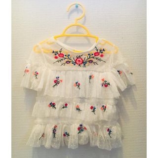 ザラキッズ(ZARA KIDS)の新品未使用！ZARA GIRLS☆お花刺しゅうチュールレーシートップス110cm(Tシャツ/カットソー)