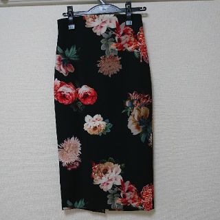 ザラ(ZARA)のZARA 花柄 タイトスカート(ひざ丈スカート)