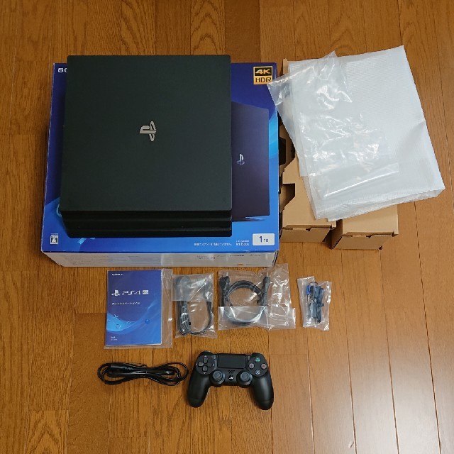 家庭用ゲーム機本体PS4 PRO 1TB CUH-7200B