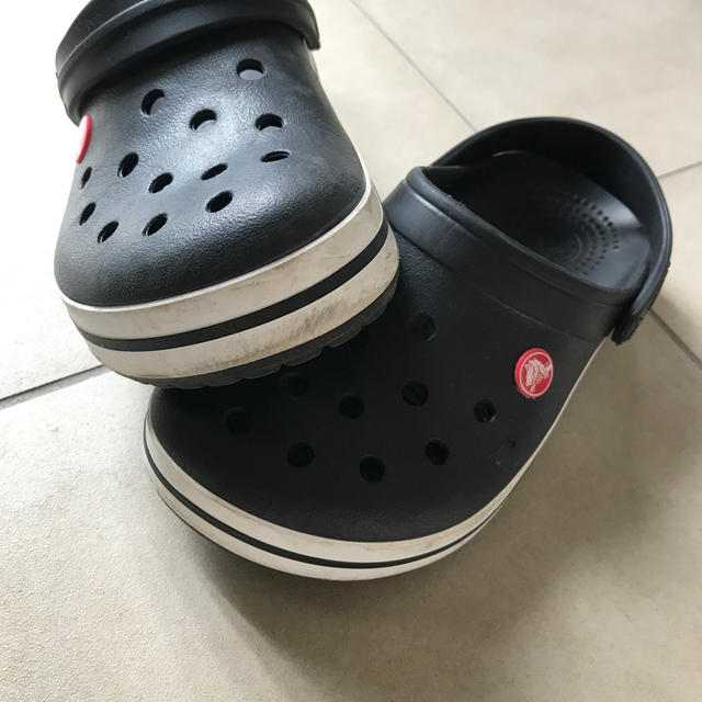 crocs(クロックス)のmaaana様専用　クロックス  22cm キッズ/ベビー/マタニティのキッズ靴/シューズ(15cm~)(サンダル)の商品写真