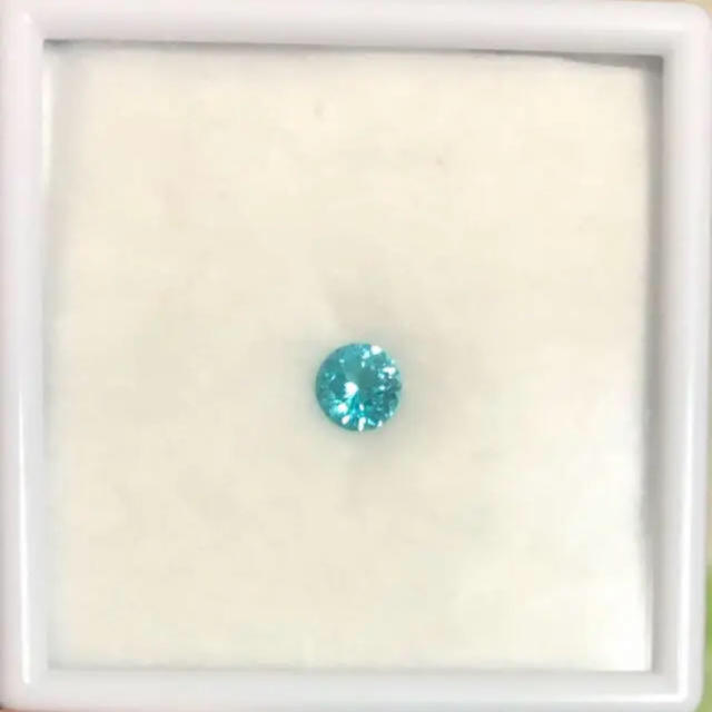 ネオンブルーアパタイト　ルース　0.80ct