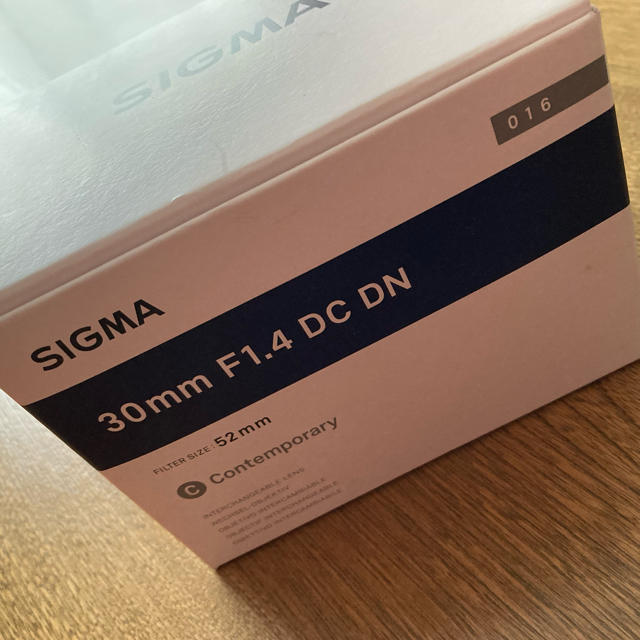 SIGMA(シグマ)のSIGMA 30mm F1.4 DC DN Contemporary スマホ/家電/カメラのカメラ(レンズ(単焦点))の商品写真