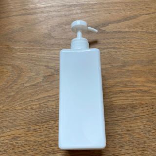 ムジルシリョウヒン(MUJI (無印良品))の無印　詰め替えボトル　シャンプーボトル　白(日用品/生活雑貨)