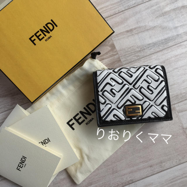 FENDI(フェンディ)の最新作 フェンディ  ホワイト ミニ財布 レディースのファッション小物(財布)の商品写真