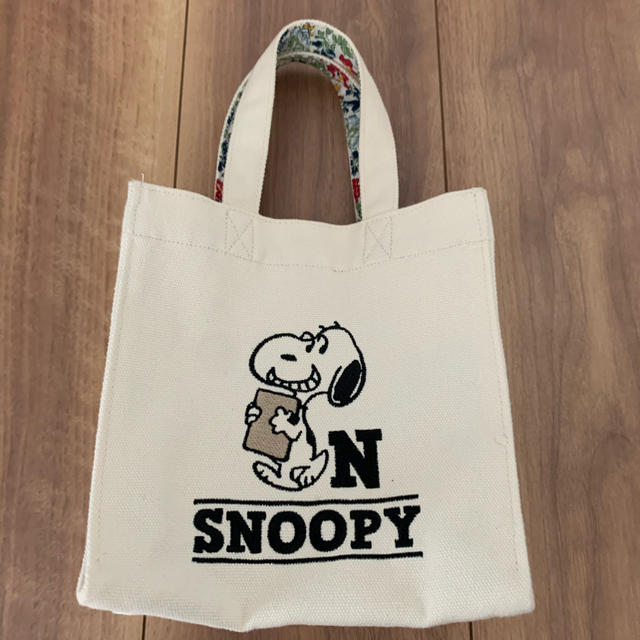 Snoopy スヌーピー イニシャル トートバッグの通販 By なお S Shop スヌーピーならラクマ