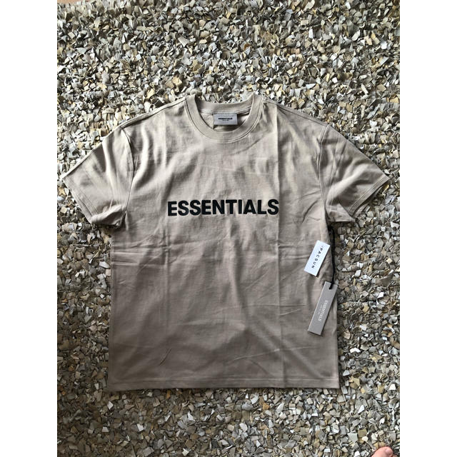 FEAR OF GOD(フィアオブゴッド)のあ様専用【ESSENTIALS】新作 2020SS ロゴ Tシャツ メンズのトップス(Tシャツ/カットソー(半袖/袖なし))の商品写真