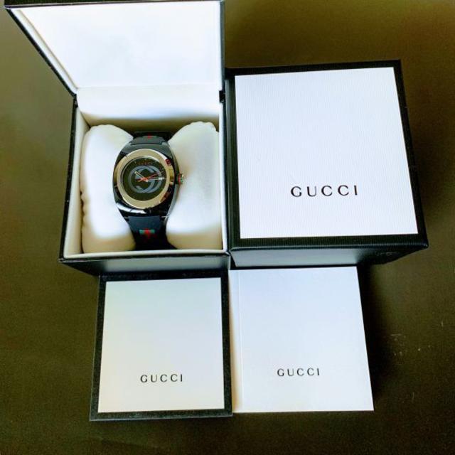 Gucci(グッチ)の【新品】箱付 グッチ GUCCI クオーツ 黒 メンズ 腕時計 ラバー メンズの時計(腕時計(デジタル))の商品写真