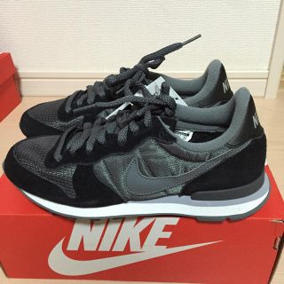 ナイキ(NIKE)の希少カラー インターナショナリスト(スニーカー)