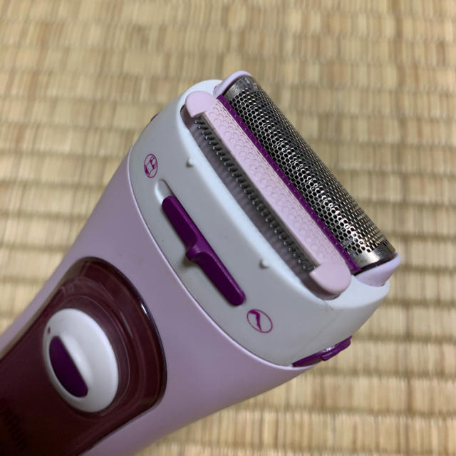 BRAUN(ブラウン)のBRAUN 脱毛シェイバー スマホ/家電/カメラの美容/健康(レディースシェーバー)の商品写真