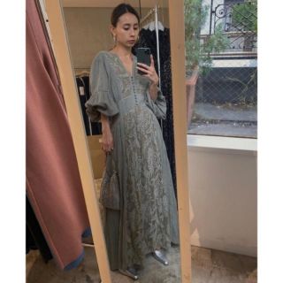 アメリヴィンテージ(Ameri VINTAGE)のMEDI EMBROIDERY TULLE LACE DRESS(ロングワンピース/マキシワンピース)