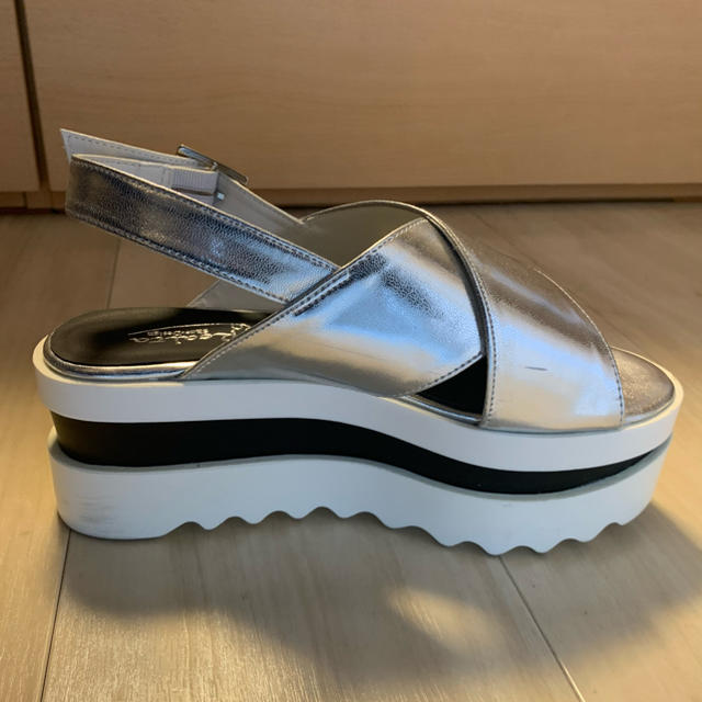 Realta シルバーサンダル 厚底 S レディースの靴/シューズ(サンダル)の商品写真