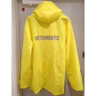 バレンシアガ(Balenciaga)のVETEMENTS レインコート 蛍光灯イエロー フリーサイズ(レインコート)