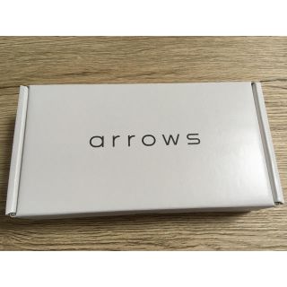 アローズ(arrows)の富士通 ARROWS M05 ホワイト(スマートフォン本体)