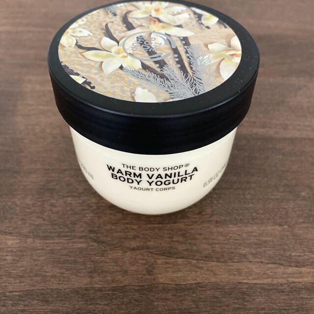 THE BODY SHOP(ザボディショップ)のボディショップ　ウォームバニラ ボディバター、ヨーグルト コスメ/美容のボディケア(ボディクリーム)の商品写真