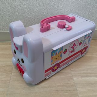 メルちゃん　びょういんになっちゃううさぎさんきゅうきゅうしゃ(知育玩具)