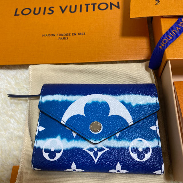 LOUIS VUITTON(ルイヴィトン)のLVエスカル ポルトフォイユ・ヴィクトリーヌ　ブルー　hit17様専用 レディースのファッション小物(財布)の商品写真