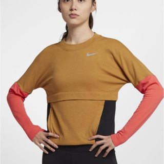 ナイキ(NIKE)の新品未使用✨激安‼️NIKEレディース　トップス　M(カットソー(長袖/七分))