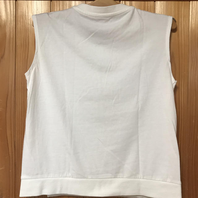 GU(ジーユー)のGU ノースリーブシャツ　M レディースのトップス(シャツ/ブラウス(半袖/袖なし))の商品写真