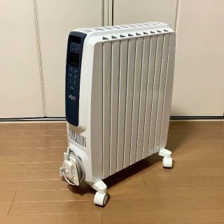 デロンギ(DeLonghi)のデロンギ オイルヒーター 10~13畳 QSD0915-BL (オイルヒーター)