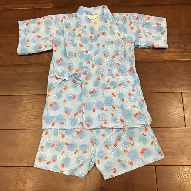 【甚平　じんべい】お値下げ　子供　甚平　金魚 キッズ/ベビー/マタニティのキッズ服男の子用(90cm~)(甚平/浴衣)の商品写真