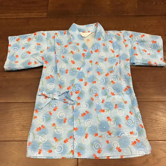 【甚平　じんべい】お値下げ　子供　甚平　金魚 キッズ/ベビー/マタニティのキッズ服男の子用(90cm~)(甚平/浴衣)の商品写真