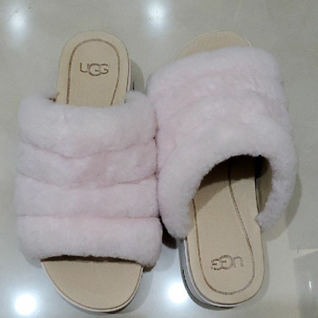 UGG　サンダル　22センチ　ピンク