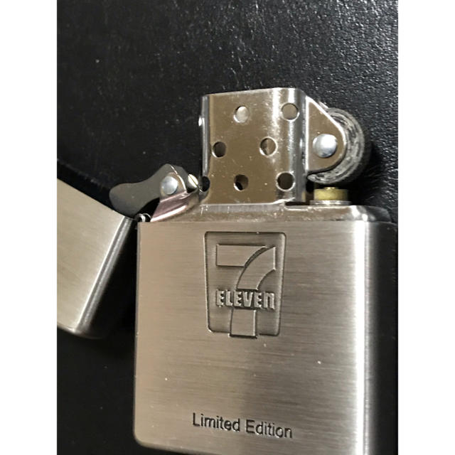 ZIPPO(ジッポー)のZippo セブンイレブンLimited Edition メンズのファッション小物(タバコグッズ)の商品写真