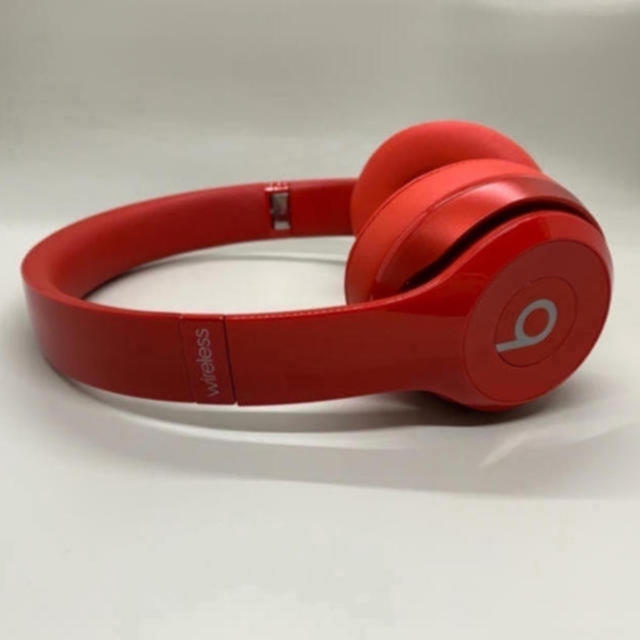 Beats by Dr Dre(ビーツバイドクタードレ)の大人気Beats solo2 Wirelessレッド、比較的綺麗です♪ スマホ/家電/カメラのオーディオ機器(ヘッドフォン/イヤフォン)の商品写真