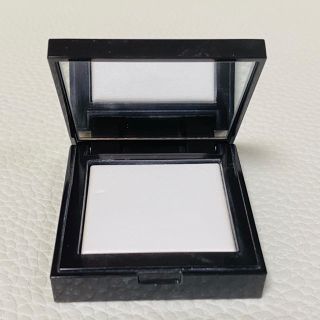 ローラメルシエ(laura mercier)のローラメルシエ シークレット ブラーリング パウダー フォー アンダー アイズ(フェイスパウダー)