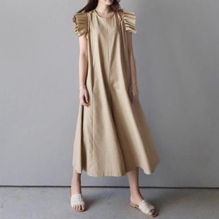 ザラ(ZARA)の新品未使用♡袖フリル　マキシワンピースパンツ(ロングワンピース/マキシワンピース)