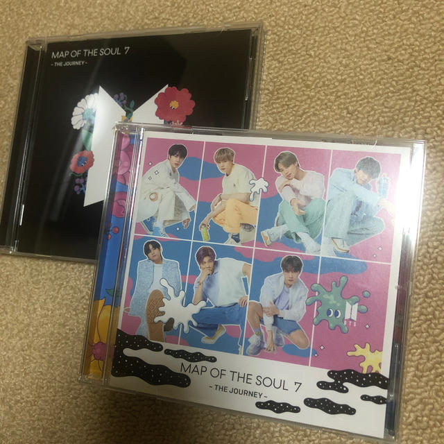 防弾少年団(BTS)(ボウダンショウネンダン)のBTS 日本アルバム 通常盤、ユニバ限定盤 CD エンタメ/ホビーのCD(K-POP/アジア)の商品写真