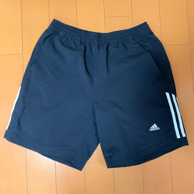 adidas(アディダス)のadidas ハーフパンツ　ブラック　メンズ　L  スポーツ/アウトドアのテニス(ウェア)の商品写真